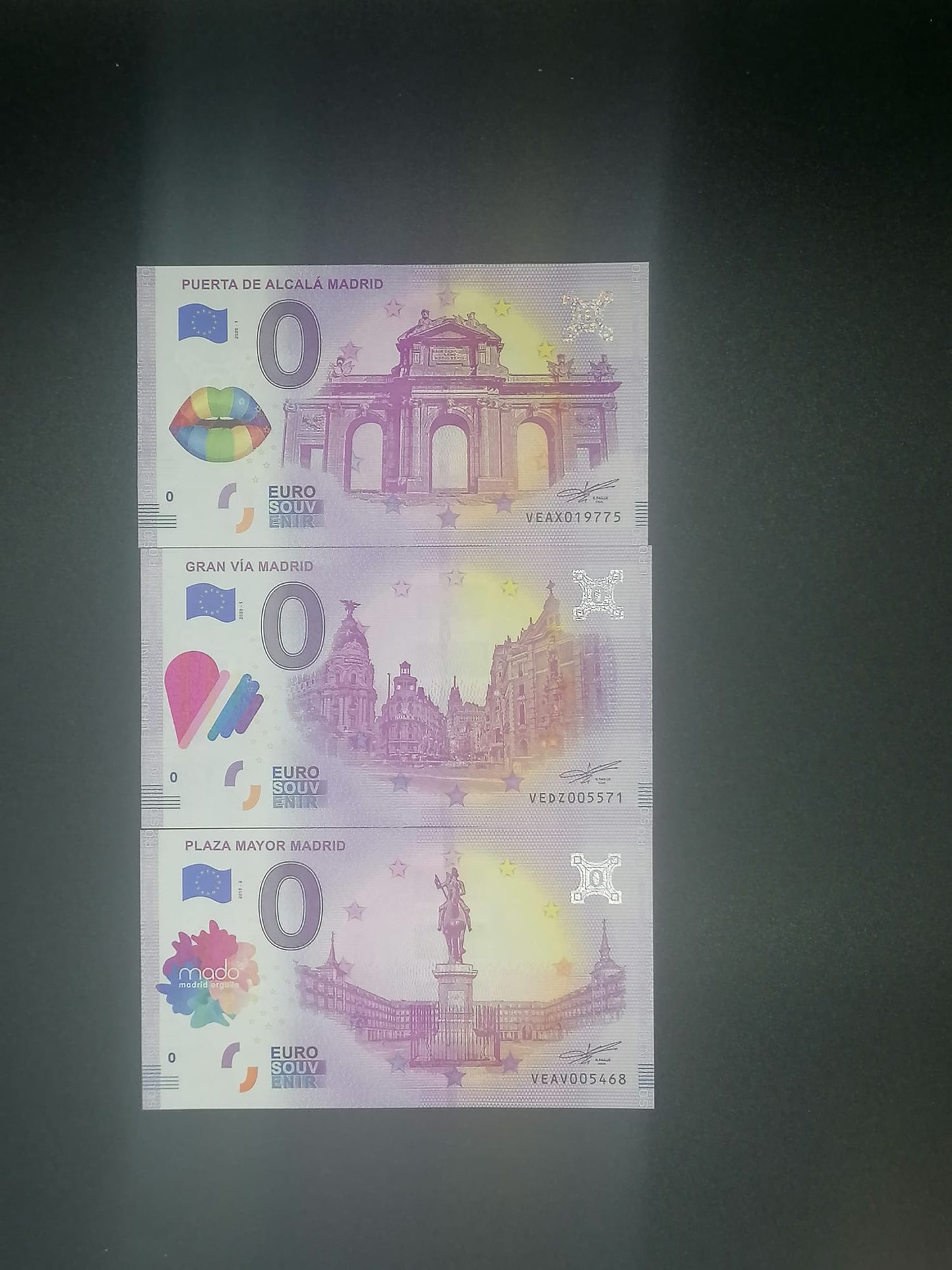 Collector's pack orgullo 2023   3 billetes con sello